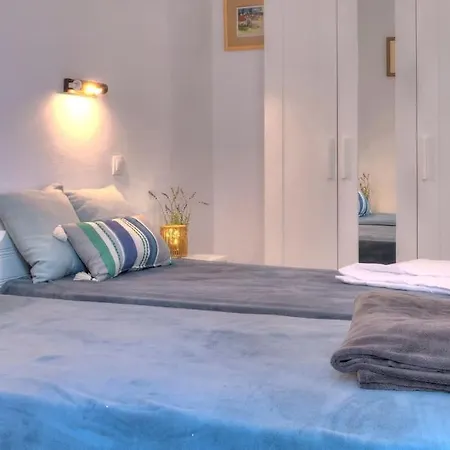 Evo's Sea View Apartment *